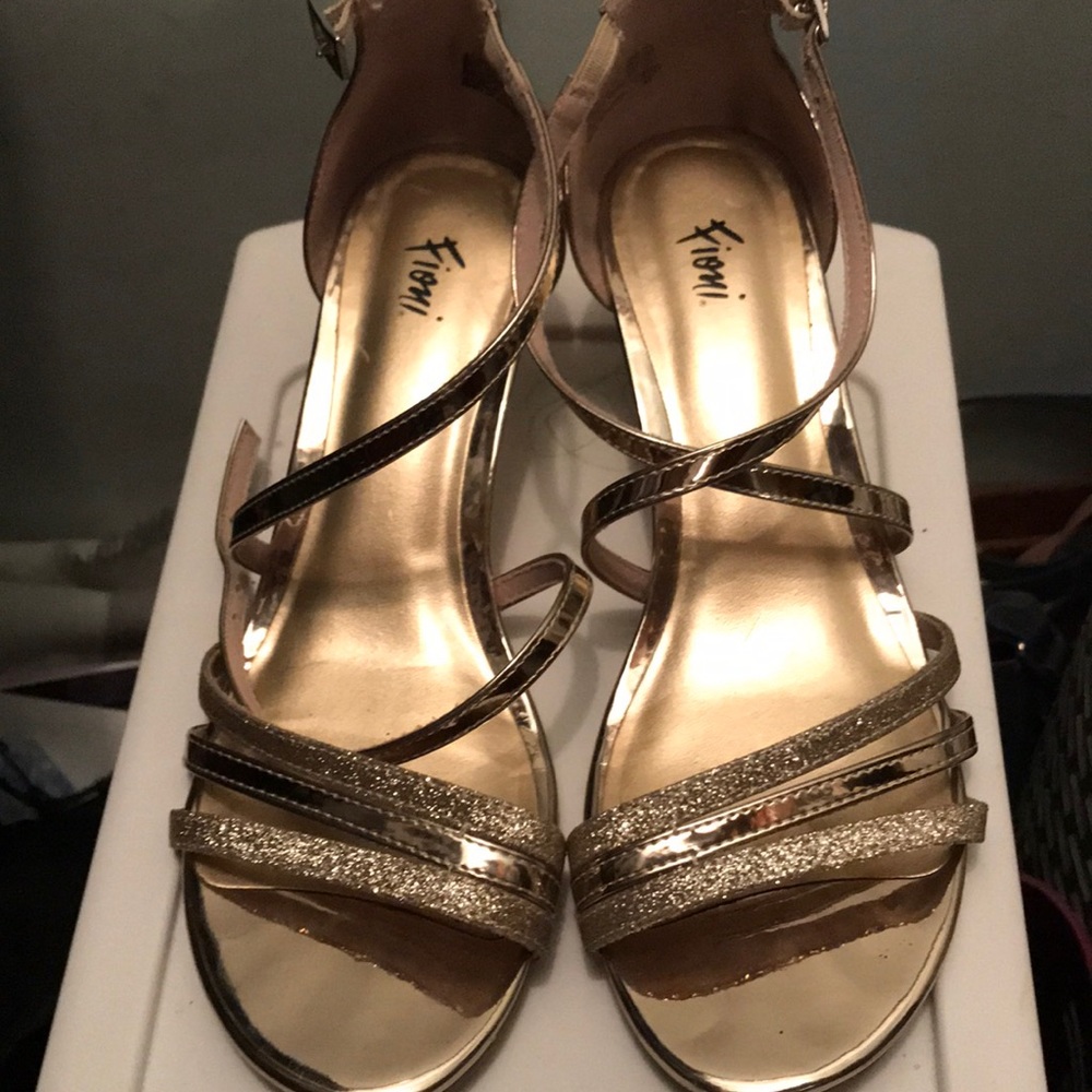 Gold Wedges